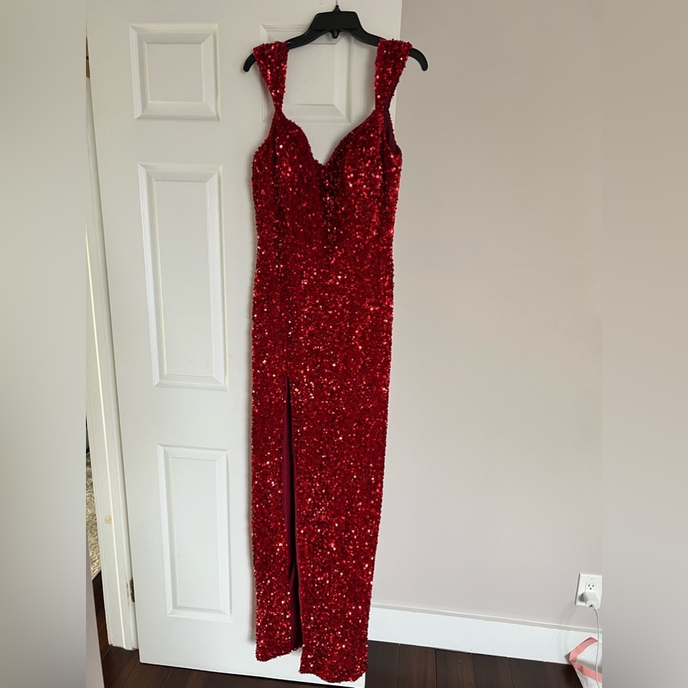 Gorgeous Portia & Scarlet bright red gown with high slit.